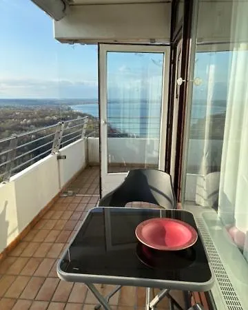 Deck 29 Apartment *